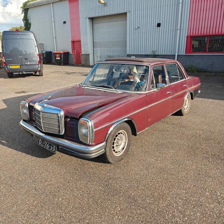 Project Mercedes-Benz W114 2.8 250 1970 Rood, Auto-onderdelen, Overige Auto-onderdelen, Mercedes-Benz, Gebruikt, Ophalen