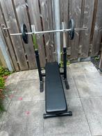 Halterbank met gewichten en stang, Sport en Fitness, Fitnessmaterialen, Ophalen, Zo goed als nieuw, Fitnessbank