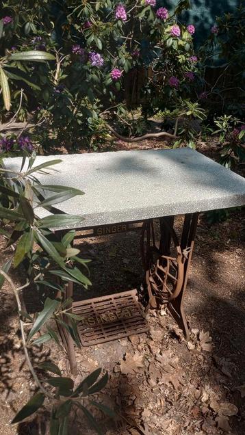 Tuintafel bijzettafel 86x55x76. beschikbaar voor biedingen