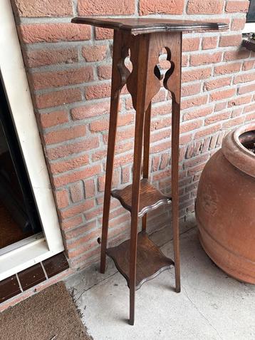 Antieke houten plantentafel/zuil - 3 etages beschikbaar voor biedingen