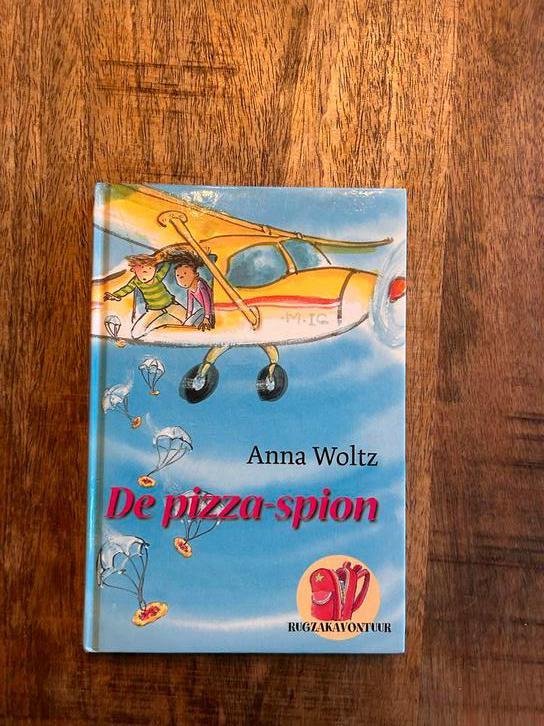 De Pizza-Spion - Anna Woltz, Boeken, Kinderboeken | Jeugd | onder 10 jaar, Gelezen, Fictie algemeen, Ophalen of Verzenden