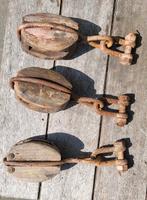 Drie katrollen met houten loopwiel, Antiek en Kunst, Ophalen of Verzenden