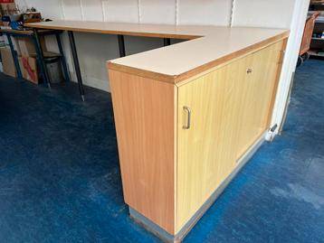 Lange WERKBANK WERKTAFEL + SCHUIFKAST HOBBYTAFEL INPAKTAFEL beschikbaar voor biedingen