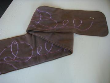 Fleece sjaal met bijtje beschikbaar voor biedingen