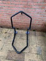 Paddockstand datona zwart voorwiel, Ophalen