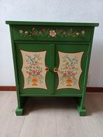 Retro groen kastje met bloemmotief, Antiek en Kunst, Antiek | Meubels | Kasten, Ophalen