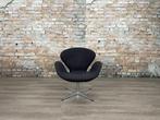 Fritz Hansen Swan Chair bij TheReSales, Huis en Inrichting, Fauteuils, Minder dan 75 cm, Ophalen of Verzenden, Zo goed als nieuw