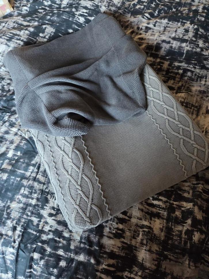 Prenataal aankleedkussen - Grijs, Huis en Inrichting, Woonaccessoires | Plaids en Woondekens, Ophalen