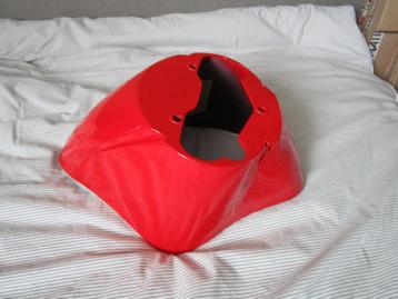 Nr.257: Voorspatbord kap Piaggio Zip 2000 Kleur rood beschikbaar voor biedingen