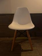 Leuke Eames-stijl kinderstoel, Kinderen en Baby's, Kinderkamer | Tafels en Stoelen, Ophalen of Verzenden, Gebruikt, Stoel(en)