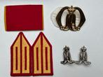 Set kraag en baretemblemen kma nieuw, Verzenden, Landmacht, Nederland, Embleem of Badge