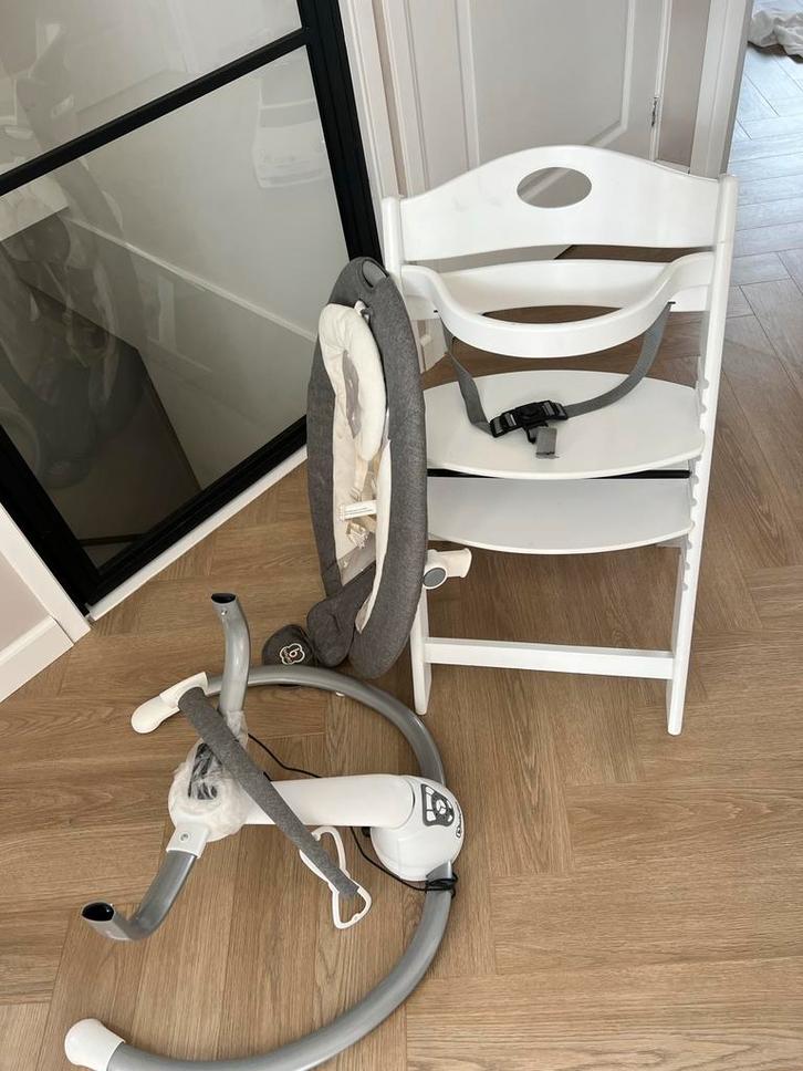 Tripp Trapp stoel van merk babyGO + babymandje & wipstoel, Kinderen en Baby's, Kinderstoelen, Gebruikt, Meegroeistoel, Gordel(s)