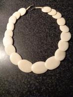 vintage ketting uit wit calluloid nr k 5578, Ophalen of Verzenden, Overige materialen, Ketting