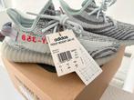 Yeezy boost 350 Blue tint, Kleding | Heren, Schoenen, Ophalen of Verzenden, Zo goed als nieuw, Blauw