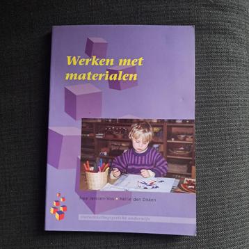  Boek: Werken met materialen – Frea Janssen-Vos  beschikbaar voor biedingen