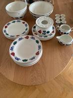 Servies boerenbont zoals op de foto, Huis en Inrichting, Ophalen of Verzenden, Aardewerk, Boerenbont, Kop(pen) en/of Schotel(s)