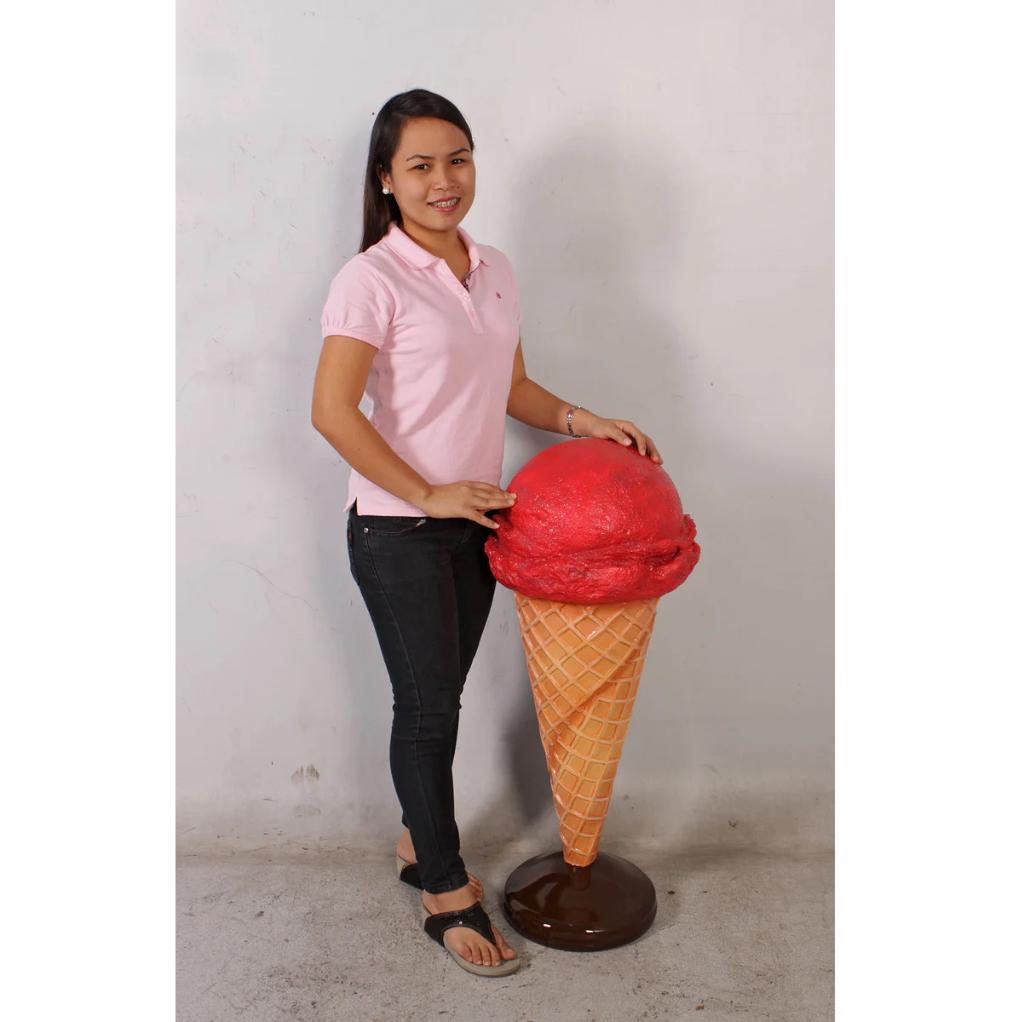 IJsje op voet 95 cm - schepijsje op hoorn aardbei polyester, Verzamelen, Merken en Reclamevoorwerpen, Nieuw, Overige typen, Ophalen