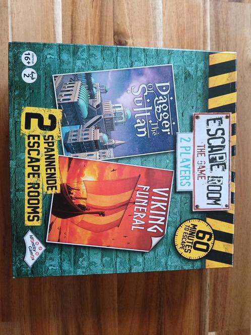 Escape Room the game - 2 players (2 escape rooms + 1 intro), Hobby en Vrije tijd, Gezelschapsspellen | Kaartspellen, Gebruikt