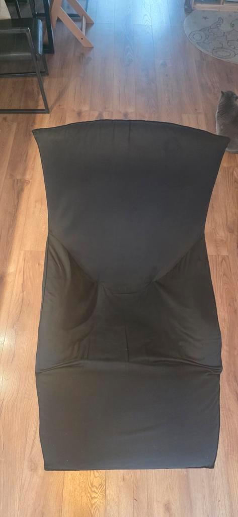 Comfortabele donkerblauwe relaxfauteuil, Huis en Inrichting, Stoelen, Zo goed als nieuw, Eén, Metaal, Stof, Zwart, Ophalen of Verzenden