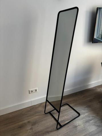 pas spiegel staand zwart beschikbaar voor biedingen