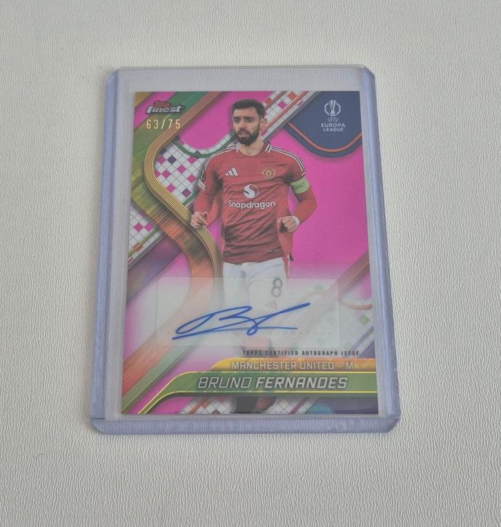 Topps Finest 24/25 UCC Bruno Fernandes Auto /75 Magenta, Verzamelen, Sportartikelen en Voetbal, Zo goed als nieuw, Spelerskaart