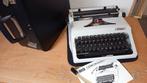 Vintage typemachine Erika
Met boeken, borstel en koffer, Diversen, Typemachines, Ophalen, Zo goed als nieuw