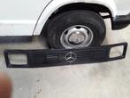 Mercedes tn grille, Ophalen