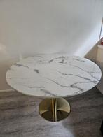 Ronde eettafel in marmerlook met gouden voet, Huis en Inrichting, Tafels | Eettafels, Ophalen, Rond, Zo goed als nieuw, Vier personen