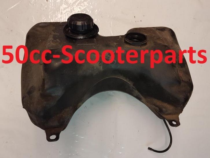 Benzinetank Peugeot Speedfight 2 Origineel 746784 gebruikt, Motoren, Tuning en Styling, Ophalen of Verzenden