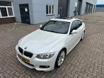BMW 3-Serie 2.0 D 320 Coupe 2011 Wit, Auto's, BMW, 745 kg, Achterwielaandrijving, 1995 cc, Zwart