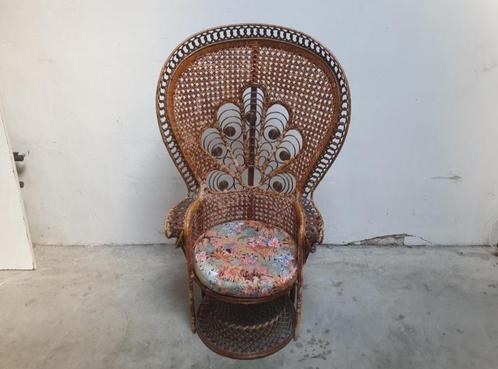Vintage emmanuelle pauwenstoel - peacock chair, Huis en Inrichting, Stoelen, Gebruikt, Eén, Riet of Rotan, Bruin, Ophalen