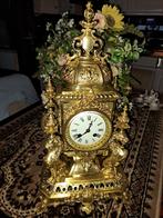 Antieke vergulde pendule met leeuwen, Antiek en Kunst, Antiek | Klokken, Ophalen of Verzenden