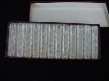 12 art deco glazen messenleggers beschikbaar voor biedingen