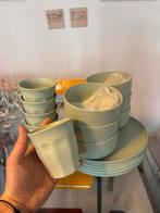 Borden beker en kom set, Overige materialen, Nieuw, Ophalen of Verzenden, Effen