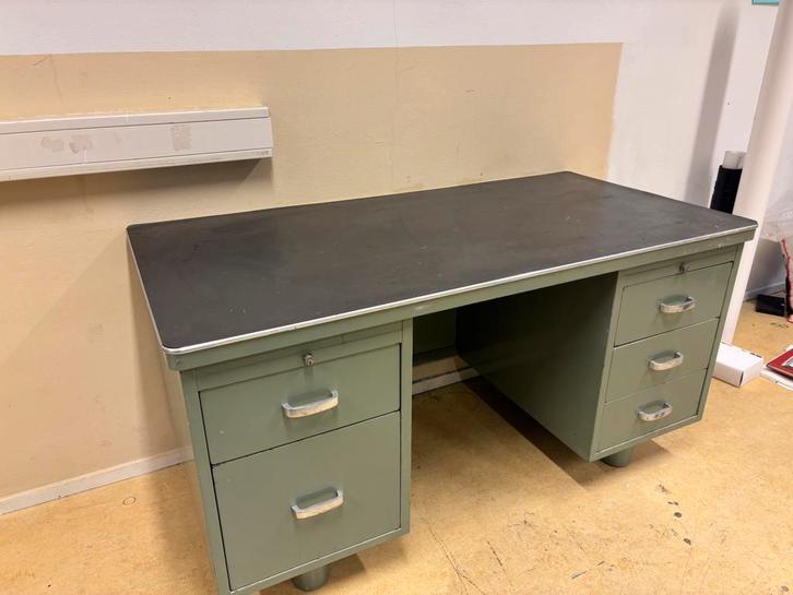 Gispen Bureau, Huis en Inrichting, Bureaus, Gebruikt, Bureau, Ophalen