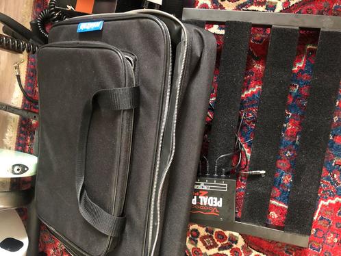 pedaltrain jr voodoo lab plus 2 power supply pedalboard tas, Muziek en Instrumenten, Effecten, Zo goed als nieuw, Ophalen of Verzenden