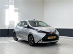 Toyota Aygo 1.0 VVT-i x-play |KM stand +/- 95000km NL | Came, Stof, Gebruikt, 4 stoelen, Origineel Nederlands