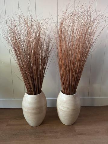 2 Bloempotten / vazen met Decoratie - 36 cm beschikbaar voor biedingen
