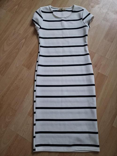 zwart/witte jurk, maat 38, Kleding | Dames, Jurken, Zo goed als nieuw, Maat 38/40 (M), Zwart, Onder de knie, Ophalen of Verzenden