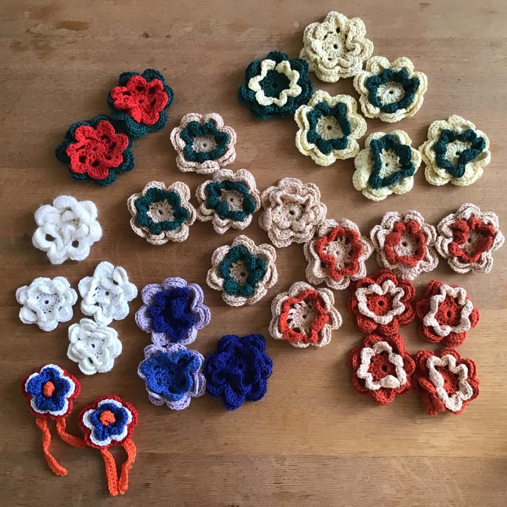 30 Gehaakte bloemen - bloem - rozet - 100% katoen - 3 laags, Ophalen of Verzenden, Nieuw, Knutselwerk