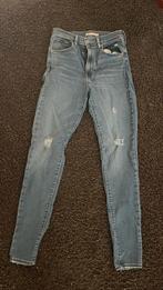 Levi's Dames Broek Maat 30 ZGAN, Ophalen of Verzenden, Zo goed als nieuw, Blauw, W30 - W32 (confectie 38/40)