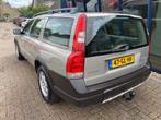 Volvo V70 Cross Country XC70 2.4 T Comfort Line APK 06-2026, Automaat, 1657 kg, Beige, 2435 cc