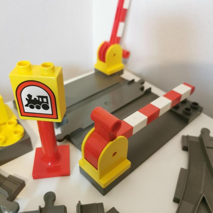 Uitbreiding treinrails + brug Duplo voor elektrische trein, Kinderen en Baby's, Speelgoed | Duplo en Lego, Gebruikt, Duplo, Ophalen