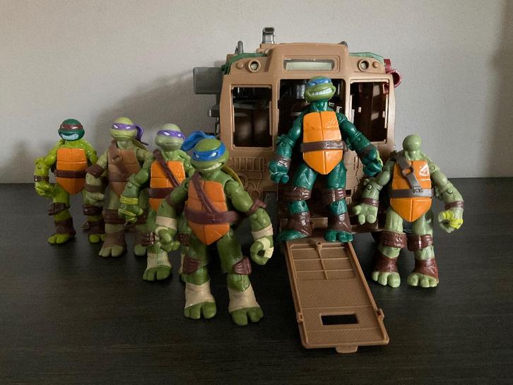 TMNT Ninja Turtle 2012 ... 6 stuks + ShellRaiser Wagon 2012, Kinderen en Baby's, Speelgoed | Actiefiguren, Zo goed als nieuw, Ophalen