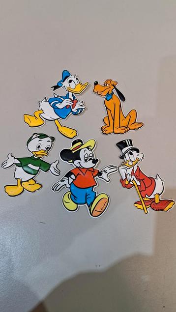 Verzamel foam plastic figuren Donald duck en vrienden beschikbaar voor biedingen