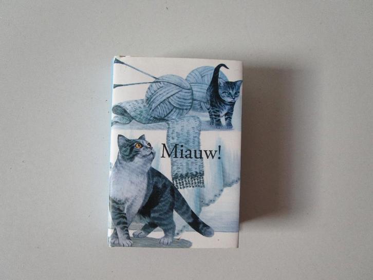 Miauw! Klein boekje met een bloemlezing over poezen/katten, Boeken, Dieren en Huisdieren, Gelezen, Katten, Ophalen of Verzenden