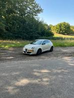 Alfa Romeo MiTo te koop met lage kilometerstand!, Auto's, Alfa Romeo, Voorwielaandrijving, 4 cilinders, 400 kg, Wit