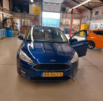In prijs verlaagd-Ford Focus 1.0 Ecoboost 74KW 5D 2018 Blauw beschikbaar voor biedingen