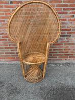 Rieten stoel  eyecatcher, Huis en Inrichting, Stoelen, Gebruikt, Bruin, Riet of Rotan, Ophalen of Verzenden