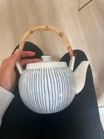 Poseleinen theepot 1 liter met bamboe handvat - Amsterdam, Ophalen of Verzenden, Gebruikt